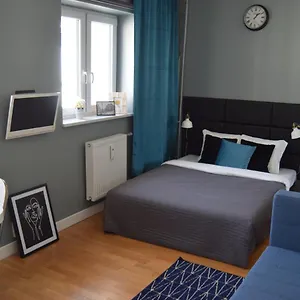 central-warsaw-apartments-hoza-studio-super-centrum-wi-fi.warsawhotelspoland.com/